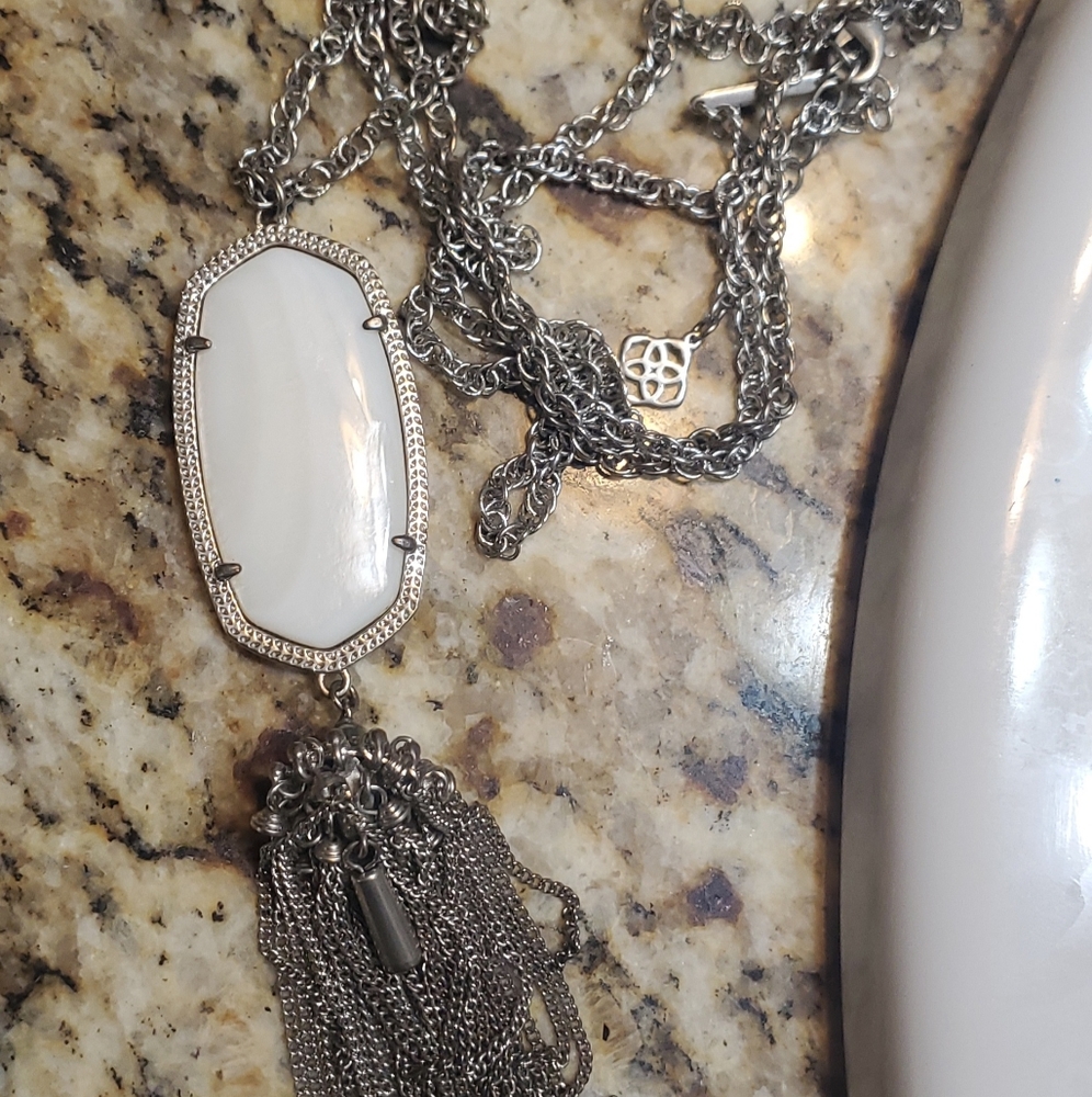 Kendra Scott necklace